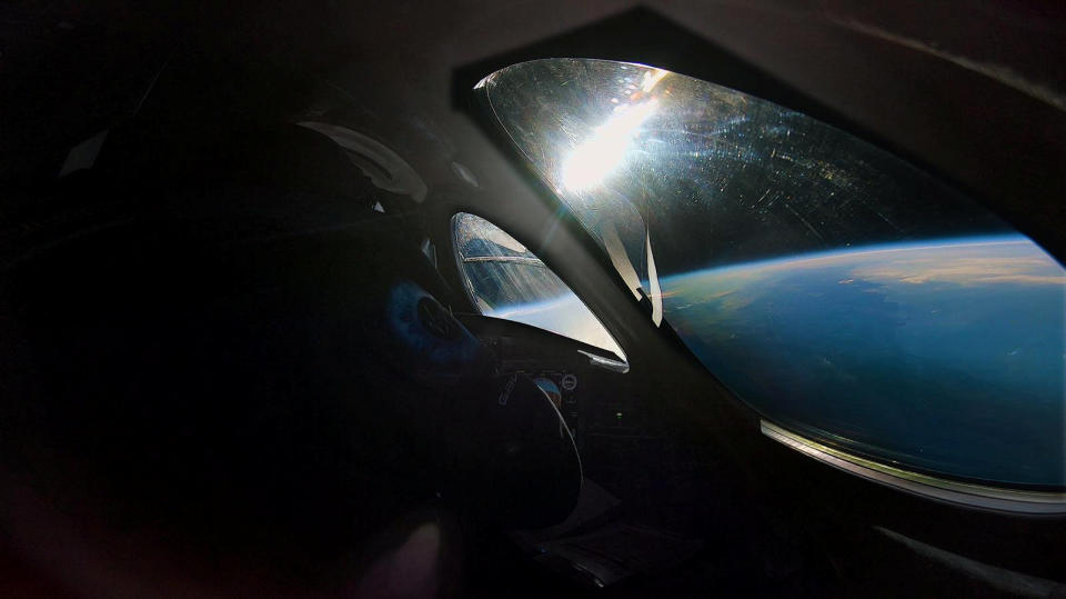 Esta es la vista que contemplaron los dos pilotos que volaban a borodo de la SpaceShipTwo. (Foto: Virgin Galactic/Handout via REUTERS)