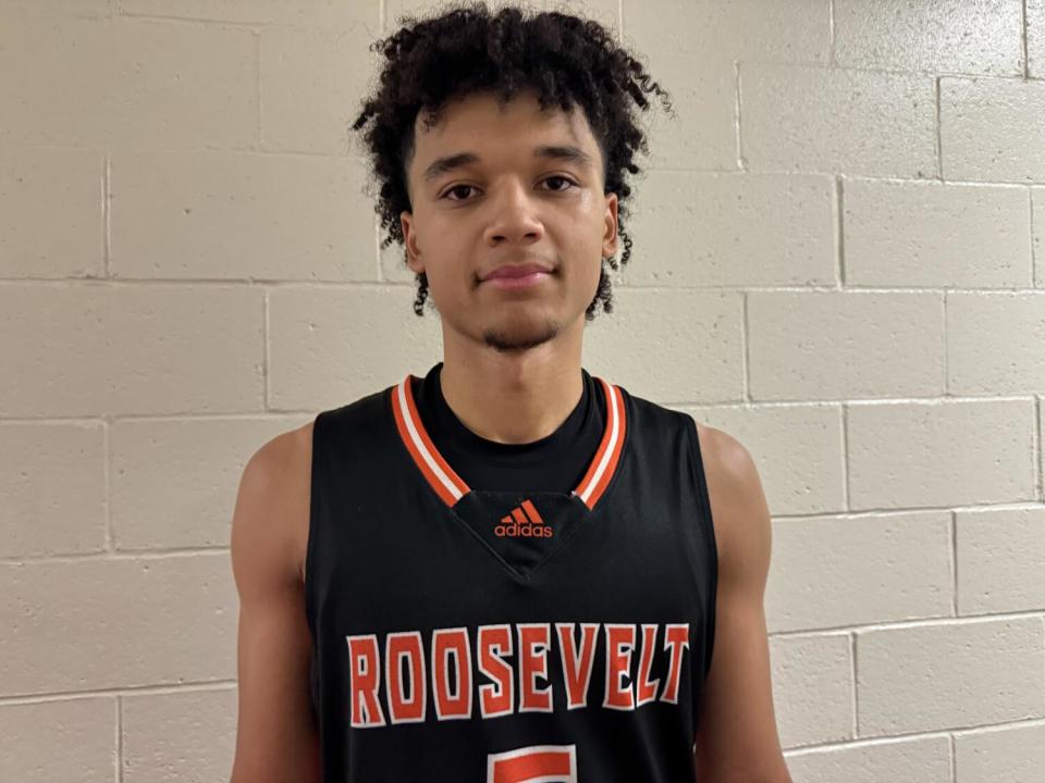 Standout junior guard Brayden Burries of Eastvale Roosevelt.