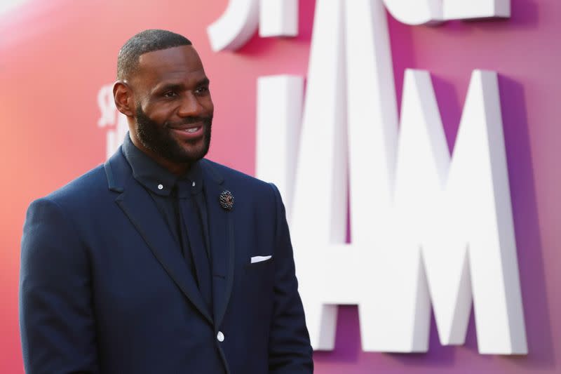 LeBron James asiste al estreno de la película "Space Jam: Una nueva era", en Los Ángeles, California, Estados Unidos