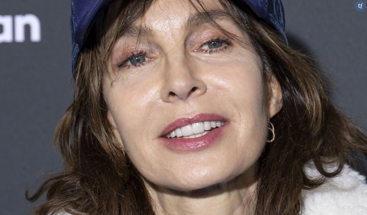 "Il m'a dit : Pardon !" : Anne Parillaud se confie sur Alain Delon Anne Parillaud à la première de la série "Escort Boys" au cinéma UGC Ciné Cité Les Halles à Paris le 18 décembre 2023. © Cyril Moreau / Bestimage - BestImage, CYRIL MOREAU / BESTIMAGE