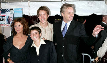 Susan Sarandon and Tim Robbins with sons Jack and Miles at the NY premiere of Paramount's Elizabethtown