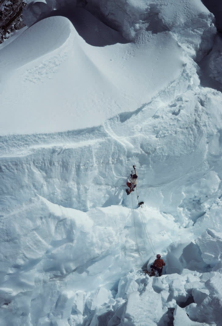 main in Khumbu Icefall