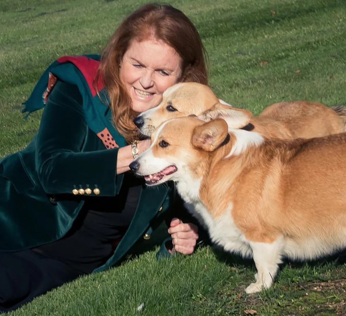 Sarah Ferguson Marks Birthday with Pics of Queen Elizabeth's Corgis: 'Presents That Keep Giving' - Yahoo! Voices