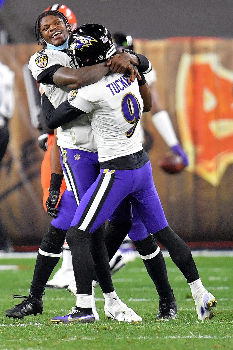 Kicker Justin Tucker of the Ravens celebrates with Lamar Jackson after making a go-ahead field goal during the fourth quarter in the game against the Browns Monday night.