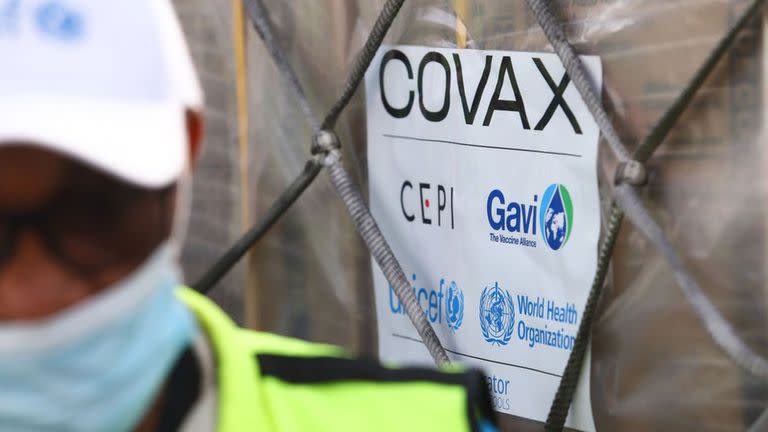 El fondo Covax fomenta el desarrollo y la adquisición de vacunas por parte de los países que lideran la Coalición para la Promoción de Innovaciones en pro de la Preparación ante las Epidemias (CEPI), la Alianza Mundial para las Vacunas e Inmunización (GAVI), Unicef, la Organización Panamericana de la Salud (OPS) y la Organización Mundial de la Salud (OMS)