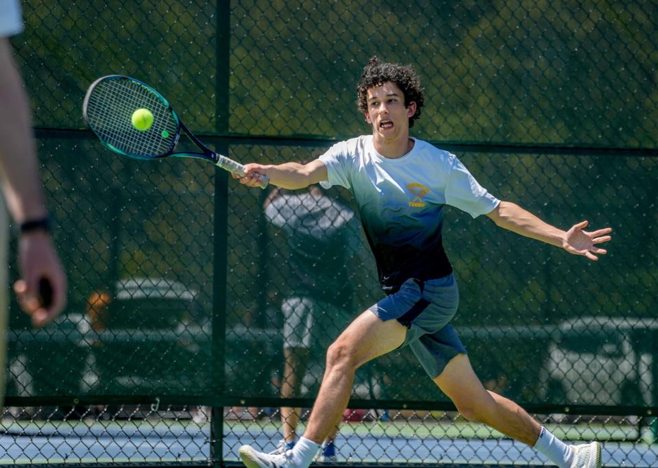 Barrington’s Luke Sapolsky defeated highly regarded singles player Andrew Smith during the regular season.