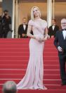 <p>Uma Thurman nahm die Festspiele zum Anlass, in Sachen Glamour-Outfit in die Vollen zu gehen. Ihre eng anliegende Abendrobe in zartem Rosé betonte ihre Vorzüge und das breite Collier sorgte für eine Extraportion Hollywood-Flair. (Bild: AP Photo) </p>