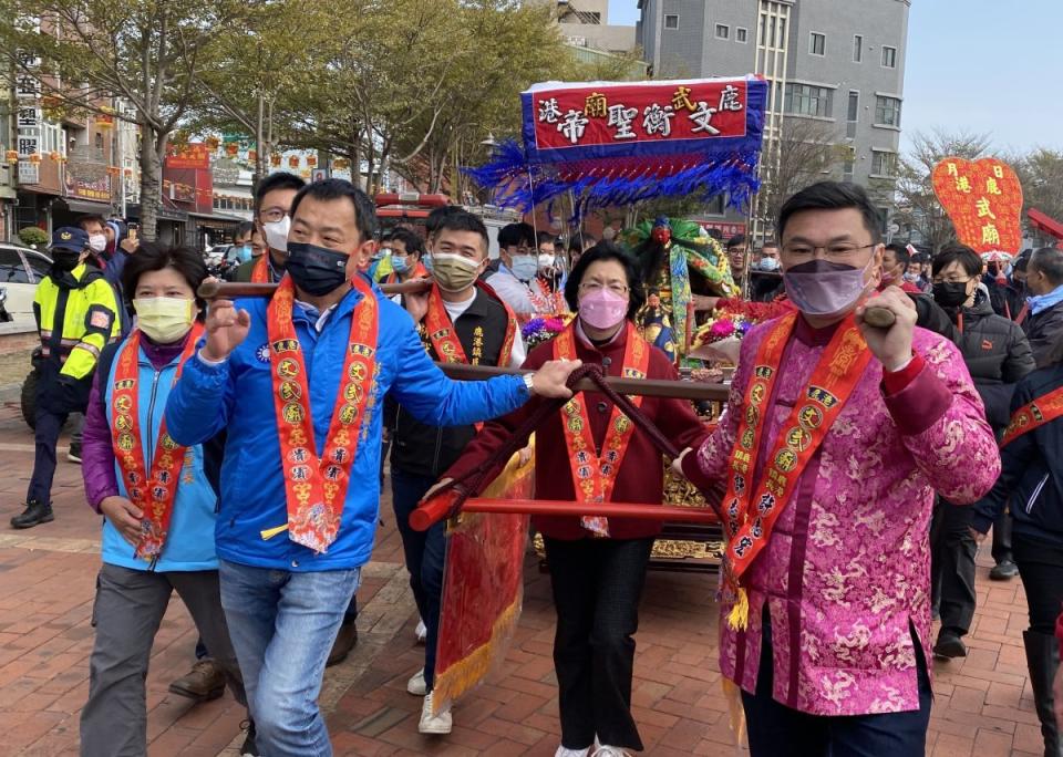 迎新春！鹿港鎮擴大舉辦文衡聖帝賜福踩街，熱鬧滾滾！（圖：李河錫攝）