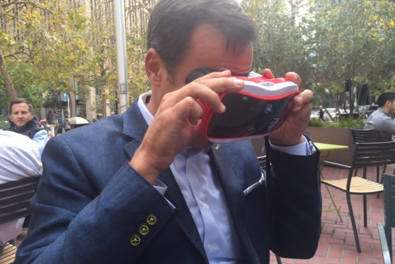 Jay Wright of Vuforia looks at a View-Master AR app.