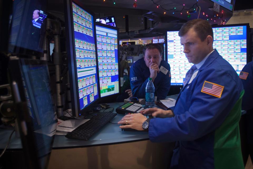 new york stock exchange traders computer screens