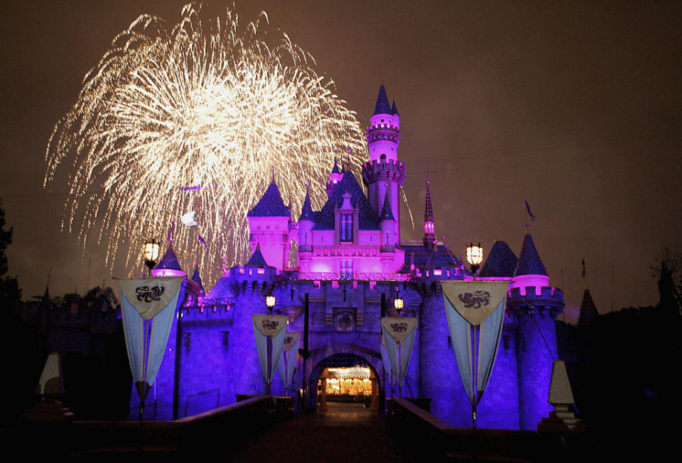 7 times Disneyland is the most crowded