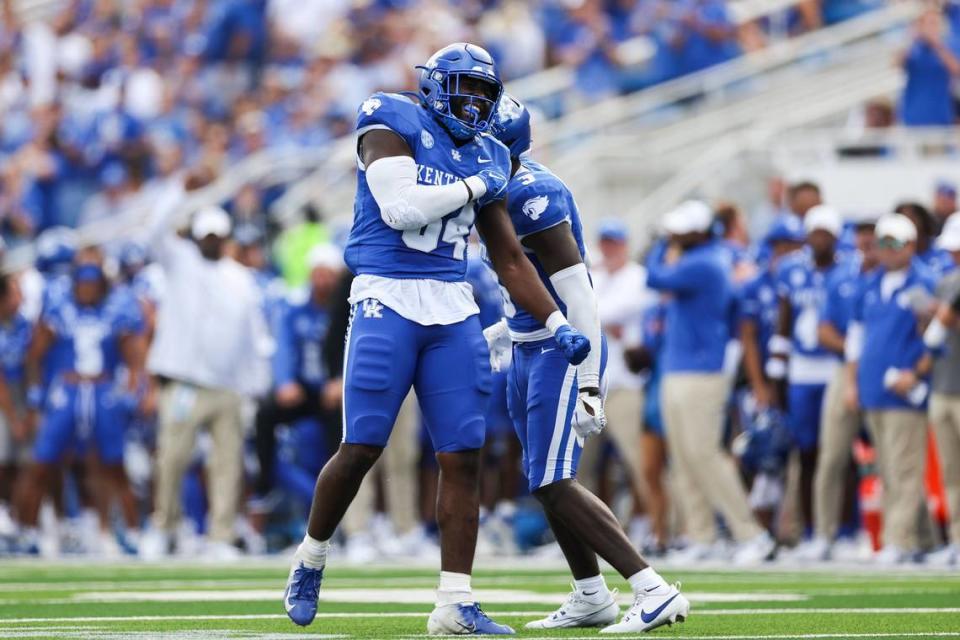 Kentucky middle linebacker D’Eryk Jackson (54) had a team-high 11 tackles in last week’s 51-13 loss at No. 1 Georgia.