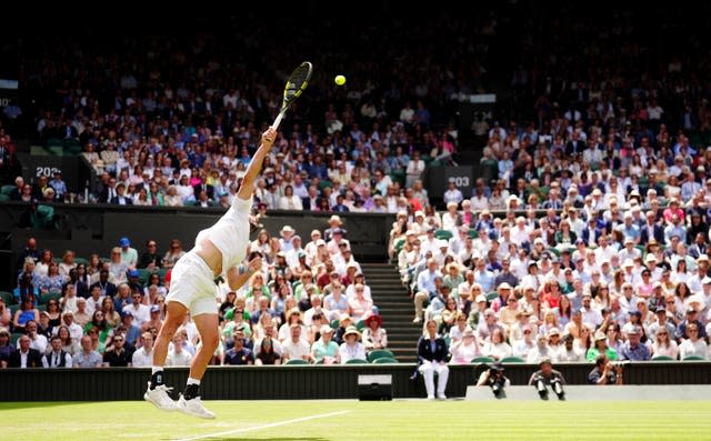 Jacob Fearnley serves