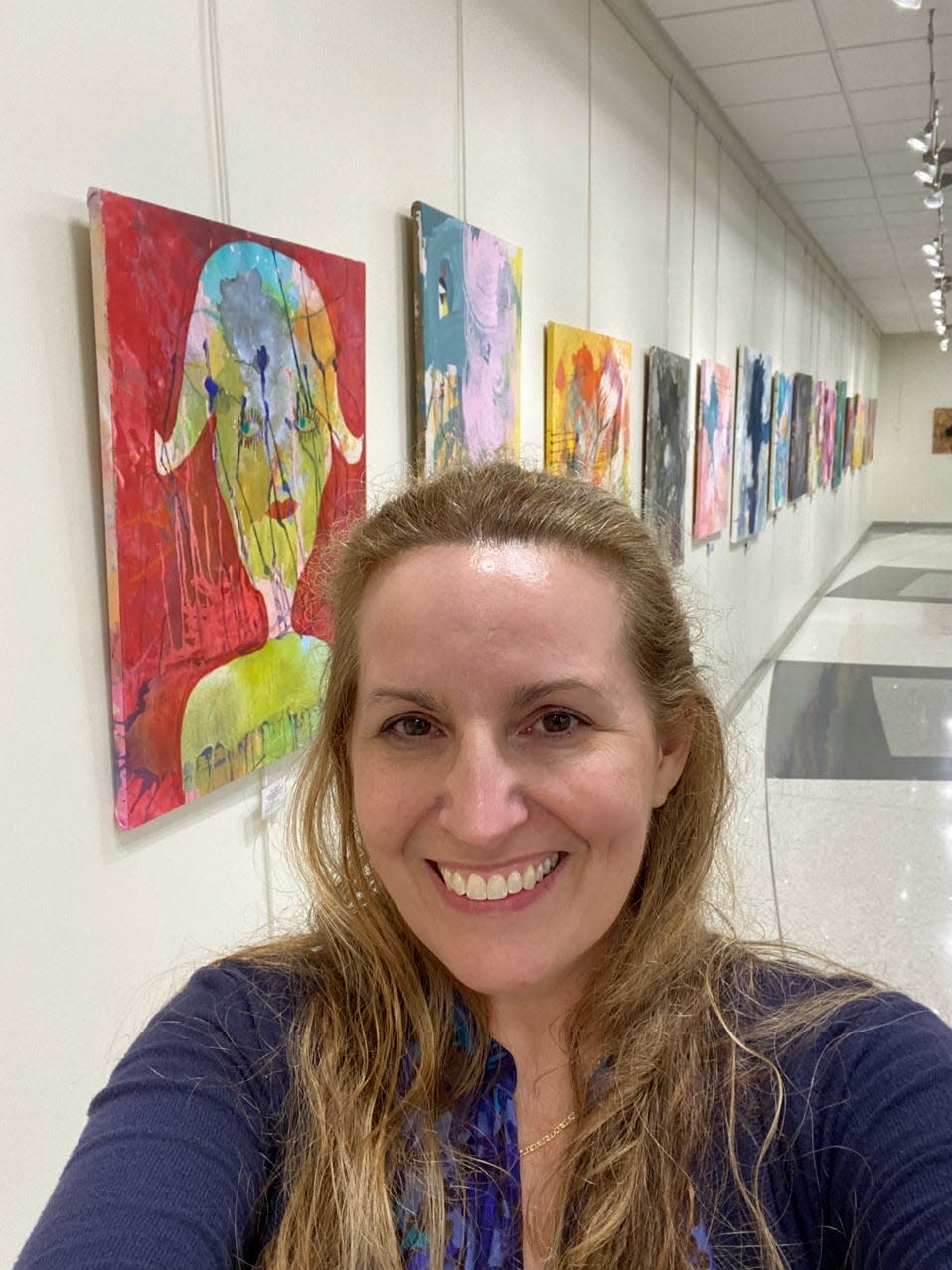 Sara Miller’s “Looking on the Bright Side” exhibition at the Artport Gallery showcases 30 of her experimental, original paintings. These pieces are on display now through Aug. 22.