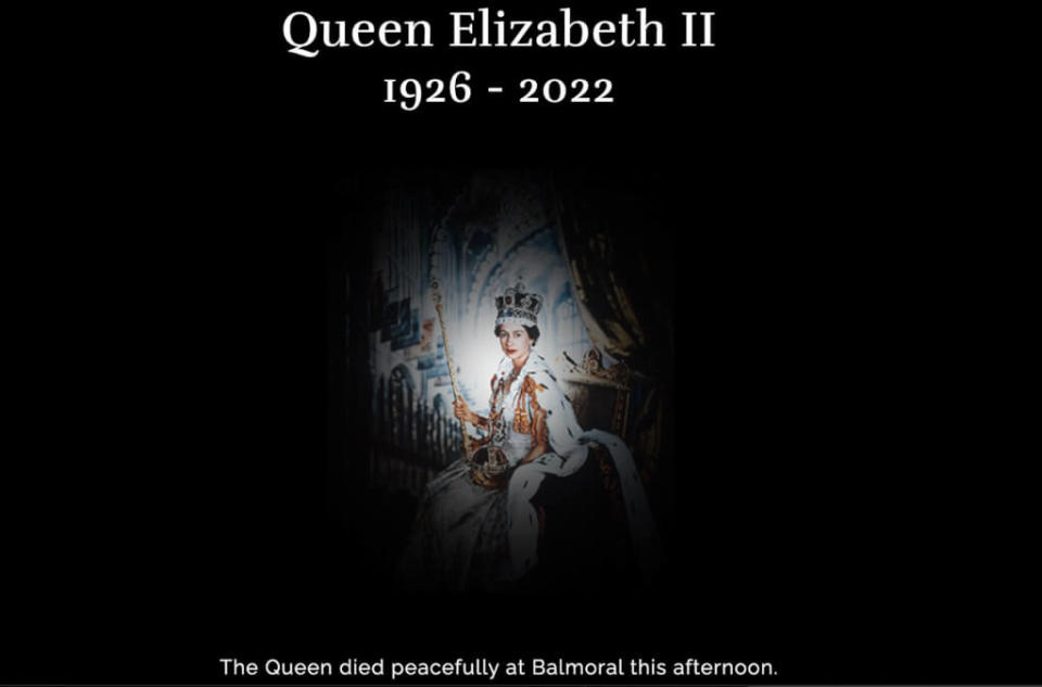 王室官方網站顯示黑底網頁，以及證實女王死訊的簡短聲明。   圖：翻攝英國王室網頁