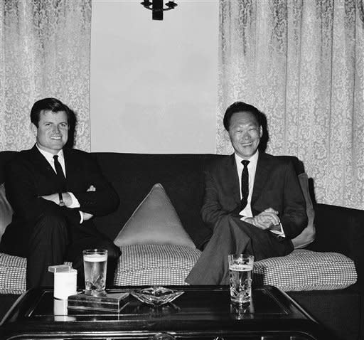 Sen. Edward M. Kennedy of Massachusett mets Premier Lee Kuan Yew at Sri Temasek, Singapore on Sunday, Oct. 31, 1965. Kennedy is here on a two-day fact-finding visit. (AP Photo/Wan Chak Lam)