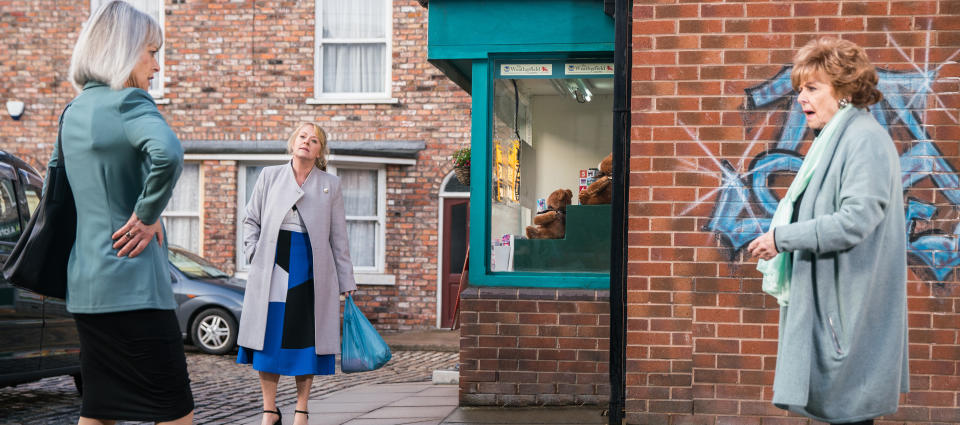 
FROM ITV

STRICT EMBARGO - No Use Before Tuesday 15th June 2021

Coronation Street - Ep 1035859

Wednesday 23rd June 2021

Back on the street, Rita Tanner [BARBARA KNOX] welcomes Sharon Bentley [TRACIE BENNETT], explaining to Jenny Connor [SALLY-ANN MATTHEWS] how she did the right thing and her evidence will put Harvey behind bars. 

Picture contact David.crook@itv.com 

Photographer - Danielle Baguley

This photograph is (C) ITV Plc and can only be reproduced for editorial purposes directly in connection with the programme or event mentioned above, or ITV plc. Once made available by ITV plc Picture Desk, this photograph can be reproduced once only up until the transmission [TX] date and no reproduction fee will be charged. Any subsequent usage may incur a fee. This photograph must not be manipulated [excluding basic cropping] in a manner which alters the visual appearance of the person photographed deemed detrimental or inappropriate by ITV plc Picture Desk. This photograph must not be syndicated to any other company, publication or website, or permanently archived, without the express written permission of ITV Picture Desk. Full Terms and conditions are available on  www.itv.com/presscentre/itvpictures/terms