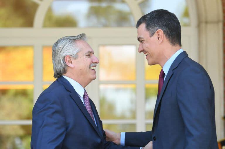 Alberto Fernández y Pedro Sánchez, en el Palacio de la Moncloa, en 2022