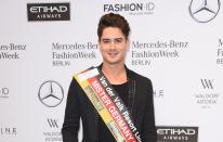 <p>Ebenfalls noch eher unbekannt ist Dominik Bruntner. Im TV ist er bislang zwar noch kaum in Erscheinung getreten, doch immerhin wurde er zu „Mister Germany 2017“ gewählt. Das dürfte reichen, um sich als Teilnehmer für Promi-BB zu qualifizieren. (Bild: WENN.com) </p>