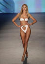 Bei der Miami Swim Week 2019 waren viele Schnallen auf den Laufstegen zu sehen. Foto: Getty