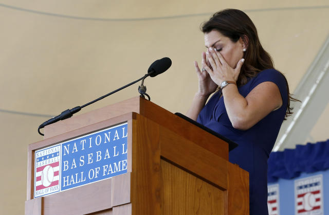 Roy Halladay's wife, Brandy, speaks at Baseball Hall of Fame