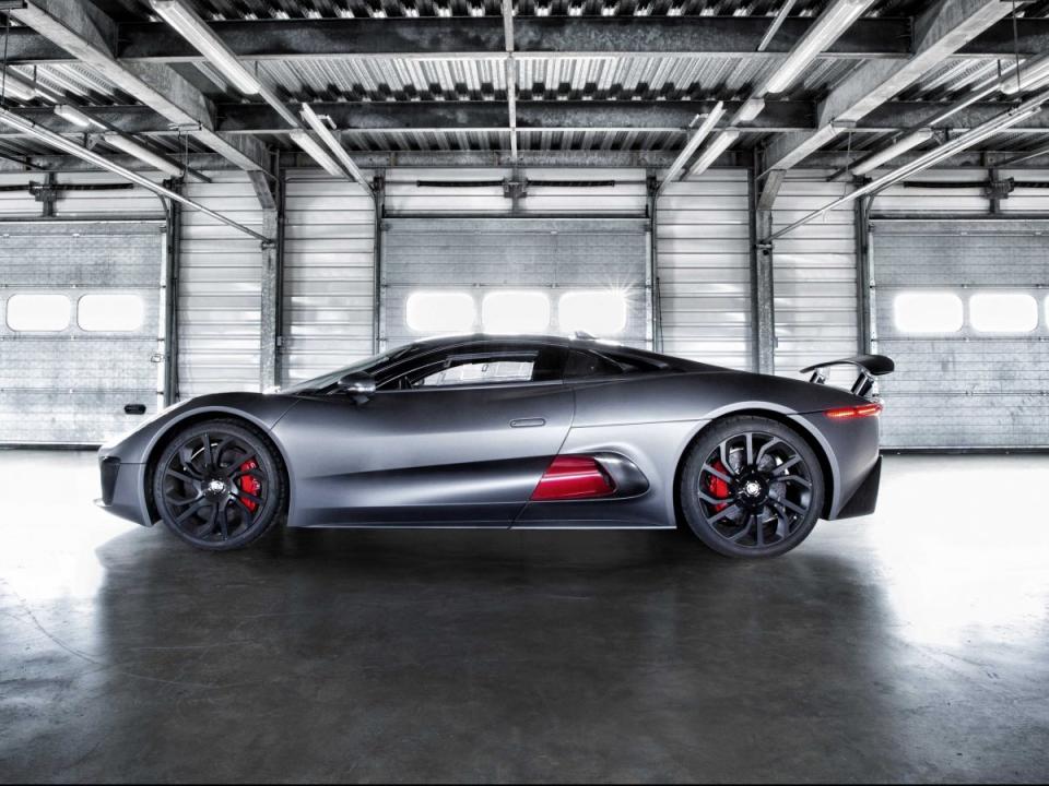 Jaguar C-X75 Bond