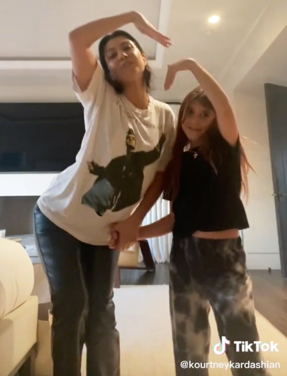 Kourtney Kardashian and Daughter Penelope Perform Cute Choreographed Dance on TikTok: 'Best Friends'