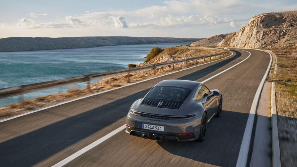 Porsche's 911 Carrera Coupé can reach speed of100 km/h in 4.1 seconds.