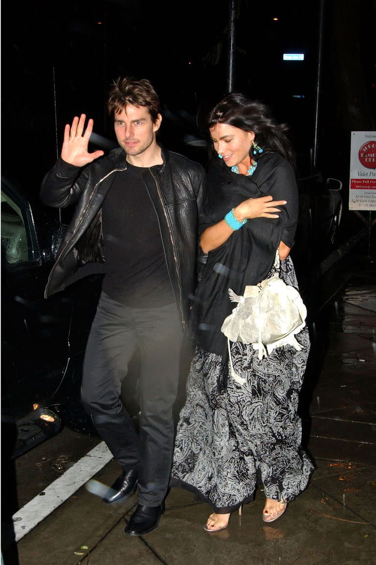 LOS ANGELES, CA - FEBRUARY 21: Tom Cruise and Sofia Vergara  are seen on February 21, 2005 in Los Angeles, California.  (Photo by Bauer-Griffin/GC Images)