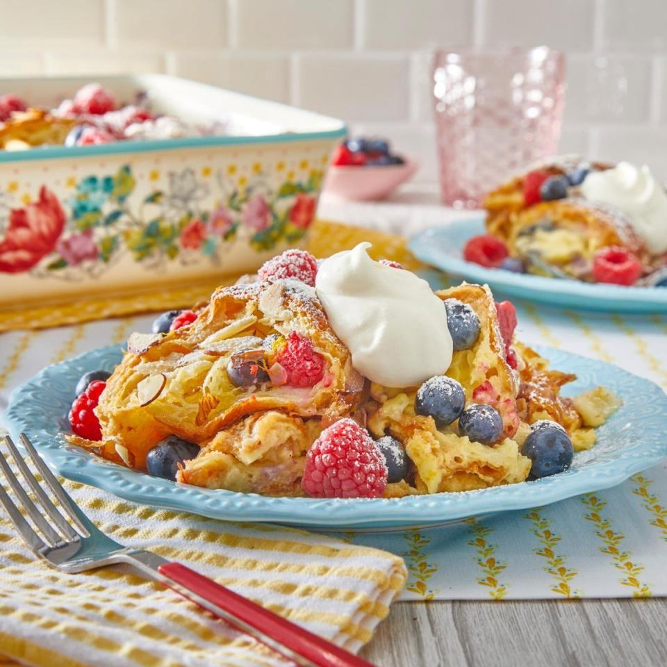 white chocolate croissant bread pudding