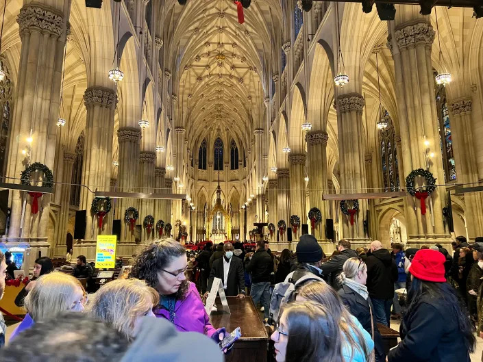 crowds at st patricks cathedral