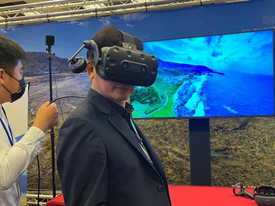 綠島虛擬實境旅遊可容納各家VR裝置，且不需5G網路即可使用。劉家瑜攝影