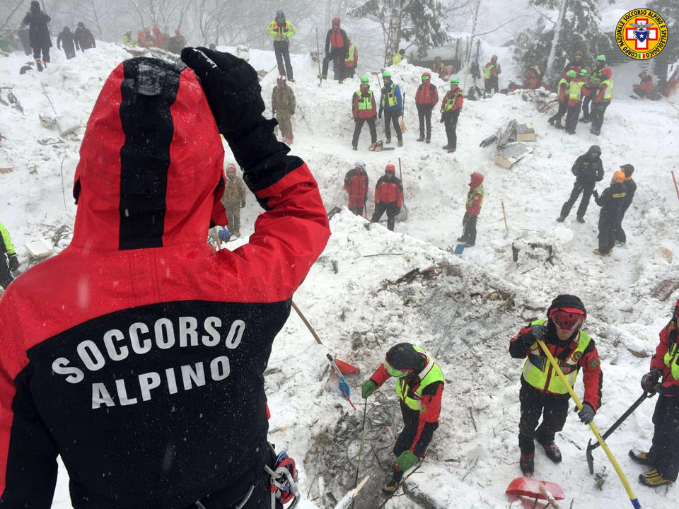 Deadly snow avalanche hits hotel in earthquake-stricken central Italy