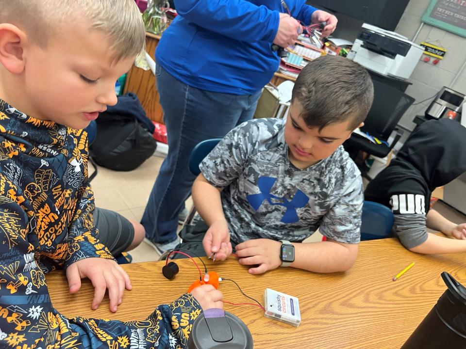 Big Ridge Elementary School students explore circuits as part of their “Engineering with Robots” project.