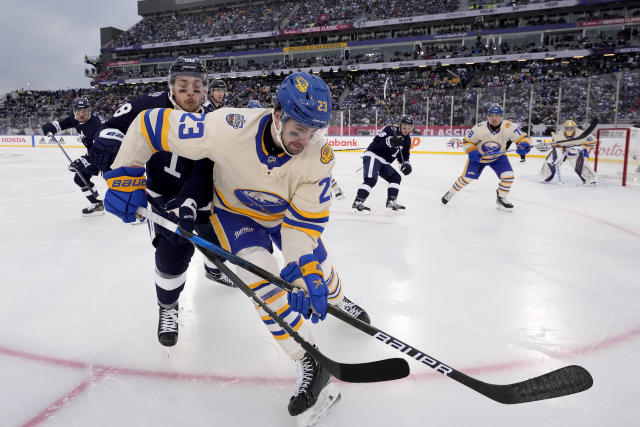 Hinostroza, Krebs lead Sabres over Maple Leafs in Heritage Classic