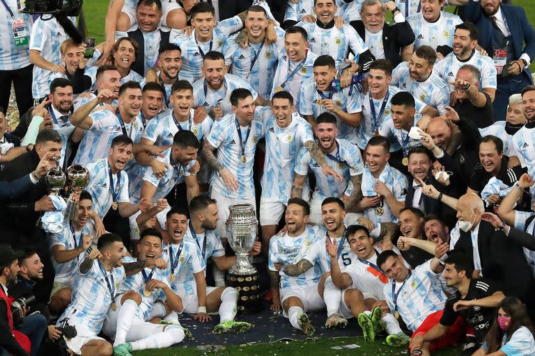 La selección argentina festejó la copa en 2021 y sueña con repetir: debuta este jueves, después de la apertura