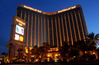 <a href="http://www.mandalaybay.com/es/" rel="nofollow noopener" target="_blank" data-ylk="slk:Hotel Mandalay, Las Vegas;elm:context_link;itc:0;sec:content-canvas" class="link ">Hotel Mandalay, Las Vegas</a> <br>Empezamos en Las Vegas, donde nos encontramos con el primer hotel de la lista. Su área nudista se conoce como la del "baño de sol europeo". Robert Mora/Getty Images