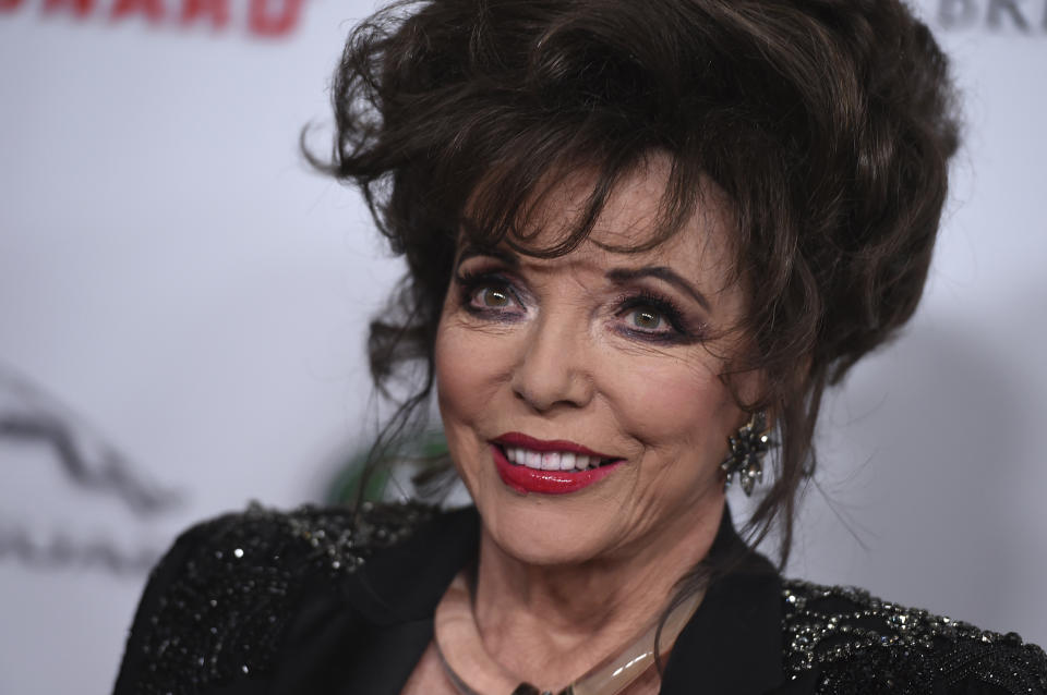 Joan Collins escapes &#39;terrifying&#39; fire in London flat