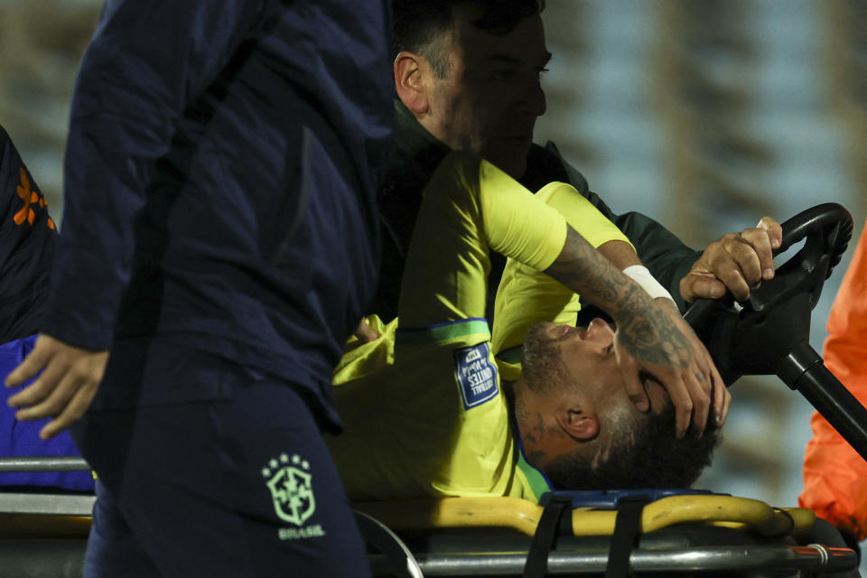 Una lesión no permitirá a Neymar disputar la Copa américa, a pesar de los intentos del brasileño por recuperarse a tiempo. (Foto: PABLO PORCIUNCULA/AFP via Getty Images)