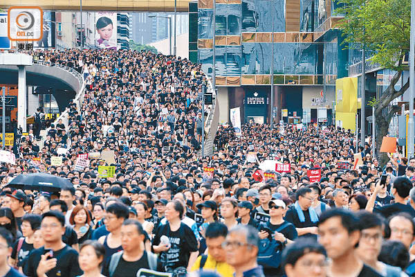 本港連續多個周日都有反對修例的市民上街遊行表達訴求。