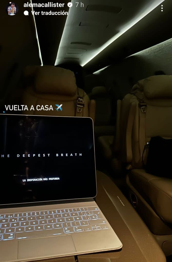 Alexis Mac Allister eligió un documental de Netflix basado en hechos reales para entretenerse en el vuelo a Londres