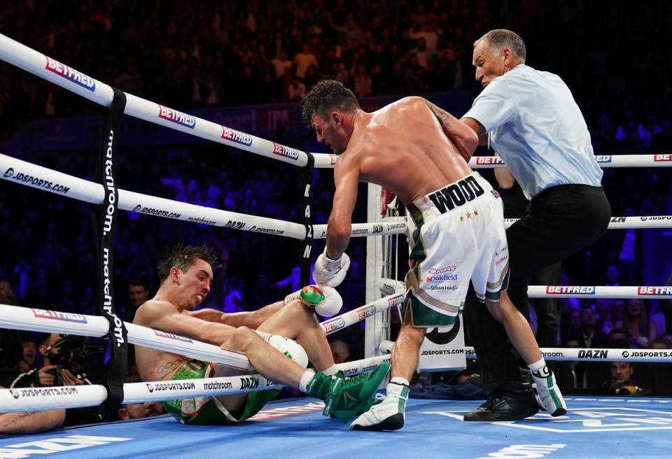 Leigh Wood (centro) aseguró un brutal nocaut contra Michael Conlan (Zac Goodwin/PA) (PA Wire)