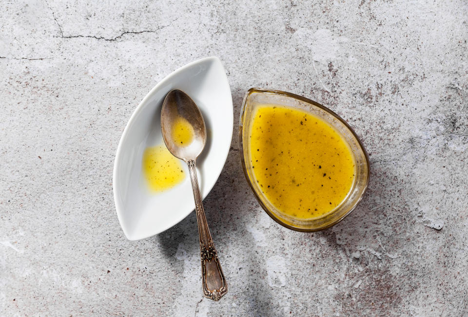 Dans une vinaigrette, il est possible de remplacer la moutarde par de nombreux ingrédients (Getty Images/iStockphoto)