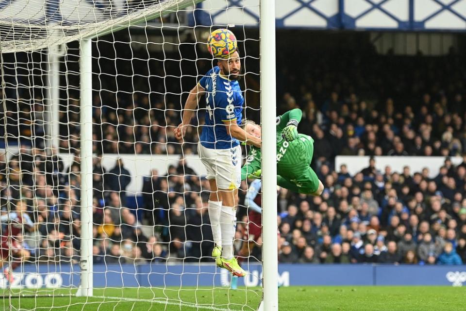 Buendia’s header loops inside the far post (Getty Images)