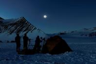 <p>Lors de l'éclipse solaire totale, en Antarctique, le 4 décembre 2021.</p>