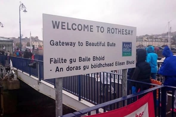 Misspelt sign in Bute welcomes visitors to 'Penis Island'