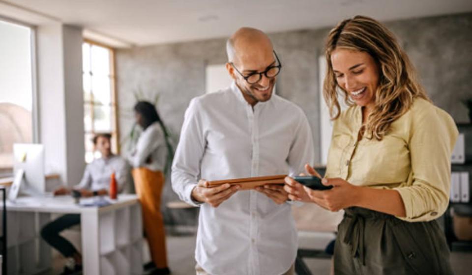 Implementar la sostenibilidad en empresas. Imagen de Mixetto en iStock.