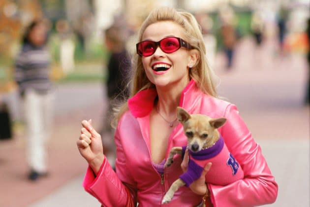 LEGALLY BLONDE, Reese Witherspoon, Bruiser, 2001 - Credit: MGM/Everett Collection