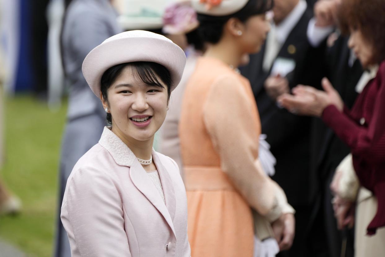 La emperatriz Aiko de Japón en un acto público en los jardines imperiales del Palacio de Akasaka, en Tokio. (AP Photo/Eugene Hoshiko)