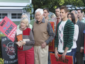 Bereits 2005 und 2008 konnte Kathryn Joosten (l.) den Emmy als beste Gastdarstellerin für ihre Rolle der 'Karen McCluskey' in der erfolgreichen TV-Serie "Desperate Houswives" mit nach Hause nehmen. Nach ihrem Tod 2012 wurde die Schauspielerin ein weiteres Mal für den beliebten Fernsehpreis nominiert. (Bild-Copyright: ABC-TV/Kobal/REX Shutterstock)